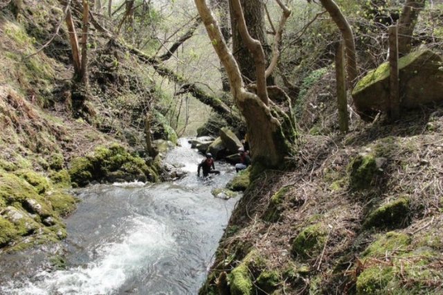 在阿尔瓦峡谷峡谷漂流